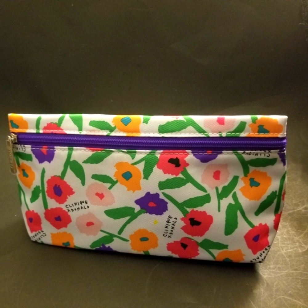 New CLINIQUE Pretty Floral Makeup Bag